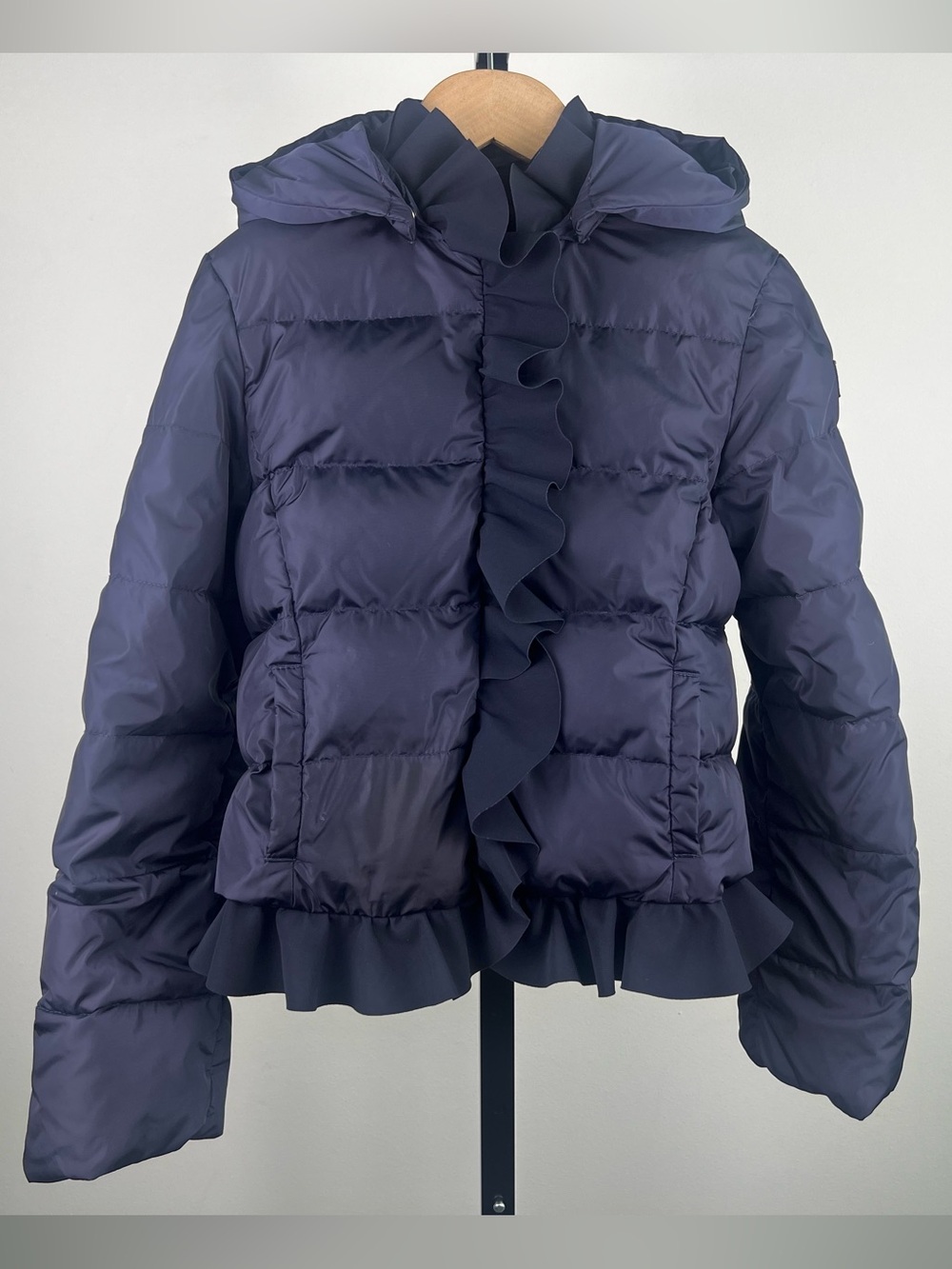 Il Gufo Girls Down Puffer Ruffle Trim Hooded Jacket, Navy, 8Y